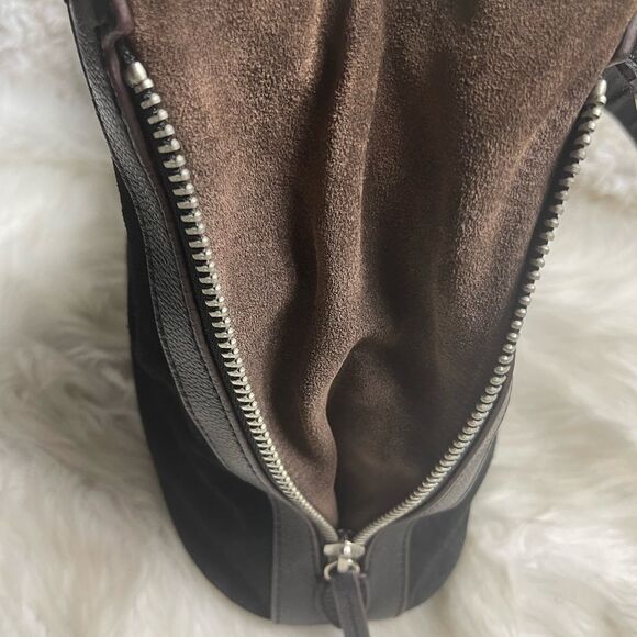 Tignanello leather suede black shoulder bag extended brown suede side zipper. - Picture 7 of 14